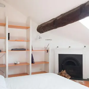 https://la-mansarda-sui-navigli.italymilanhotels.net